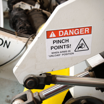 Machine portant une étiquette de danger