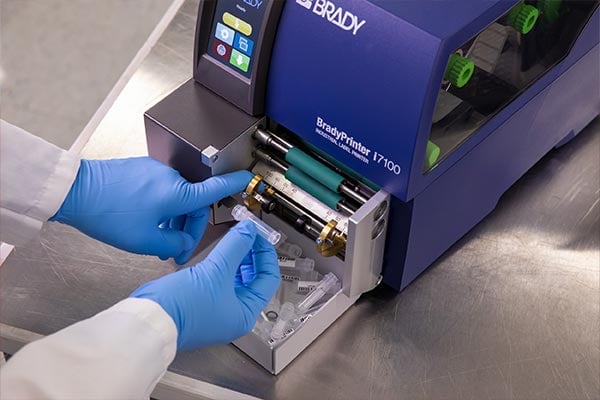 A Brady i7100 printer