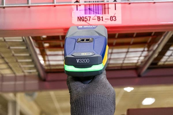 Wireless scanner scanning a barcode
