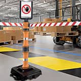 EasyExtend retractable barrier system