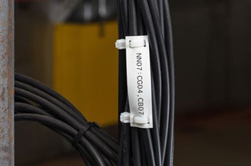 Non-adhesive tags